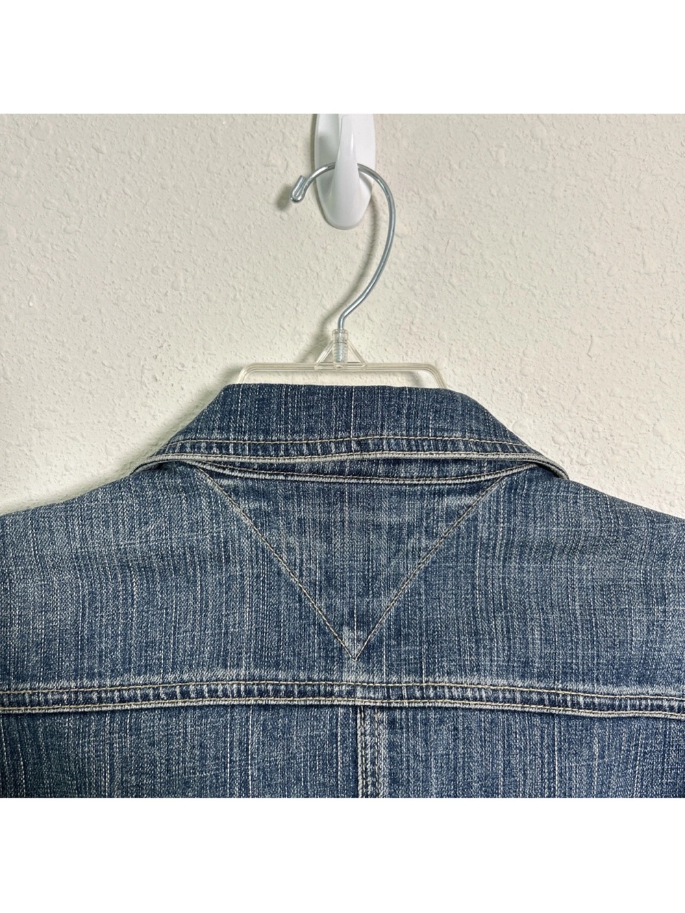 Tommy Hilfiger Women's XS Jacket Blue Denim Fitted Buttons Pockets Logo Stitched - Picture 9 of 13